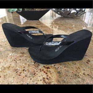 🏝 Bebe 4” wedge size 8 - flip flop style
